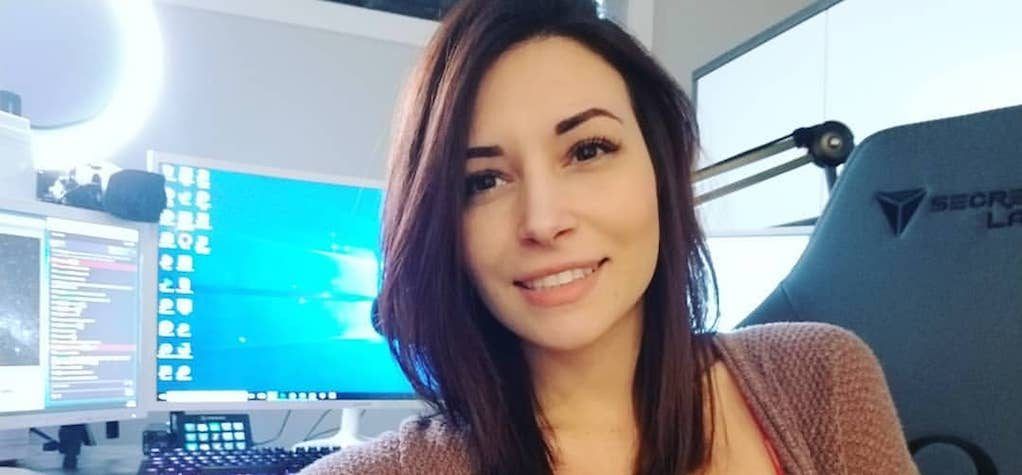Alinity Divine | Biographie, Âge, Twitch, Valeur nette (2020), Taille, Poids, YouTube |