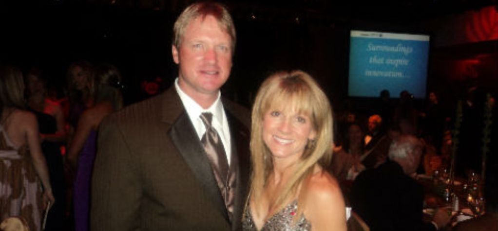 Cindy con su esposo Jon Gruden