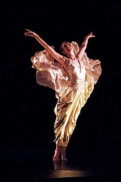 Kimberly Giannelli. Foto de Nico Malvadi, Ballets con un toque.