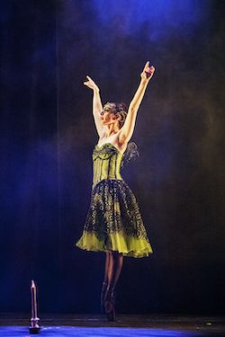 Kimberly Giannelli. Foto av Nico Malvadi, Balletter med en vri.