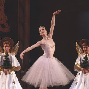 „NYC Ballet's Sugarplum Fairy“ skambins NY vertybinių popierių biržos atidarymo varpui
