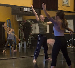 Vincas Greene in repetitie met de Company Ballet School in Spokane WA. Foto door Ira Gardner.