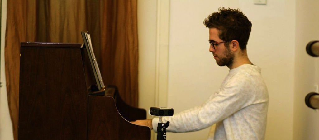 איך הפסנתרן בוחר במוזיקה: דיון עם פטריק גלאגר