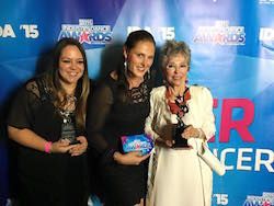 Tonya Goodwillie y Tiffany con Rita Moreno en los Industry Dance Awards 2015. Foto cortesía de Goodwillie.