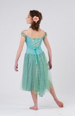 Plesni kostim inspiriran Degasom od strane Costume Gallery i Dance Informa.