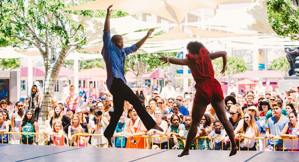 Американское танцевальное движение объявляет сентябрьский день национального танца