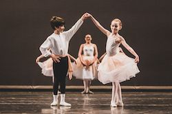 Ballet Hispánico dance recital. Photo by Leonardo Mascaro.