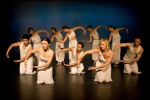 Flare Dance Company - lähtöpaikka aikuisille tanssijoille