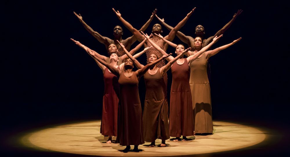 Das Alvin Ailey American Dance Theatre bietet diesen Dezember eine virtuelle Spielzeit