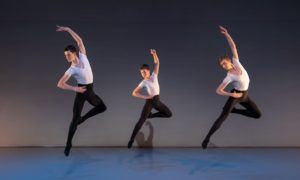 Estudiantes de la escuela de ballet de Elmhurst. Foto de Andrew Ross.