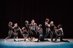 Kansas City Ballet en una obra de Gabrielle Lamb. Crédito de la foto de Brett Pruitt.
