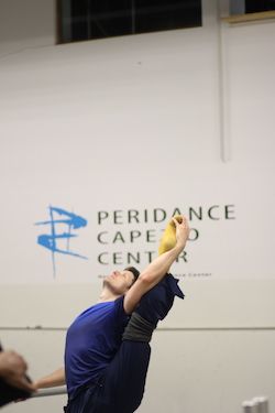 Преподаватель Билли Бланкен в балетном классе. Фото любезно предоставлено Центром Peridance Capezio.