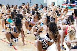 Clippers Spirit Dance Team audition. Foto av Robyn Dixon.