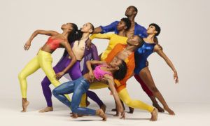 Alvin Aileyn amerikkalainen tanssiteatteri. Kuva: Andrew Eccles.