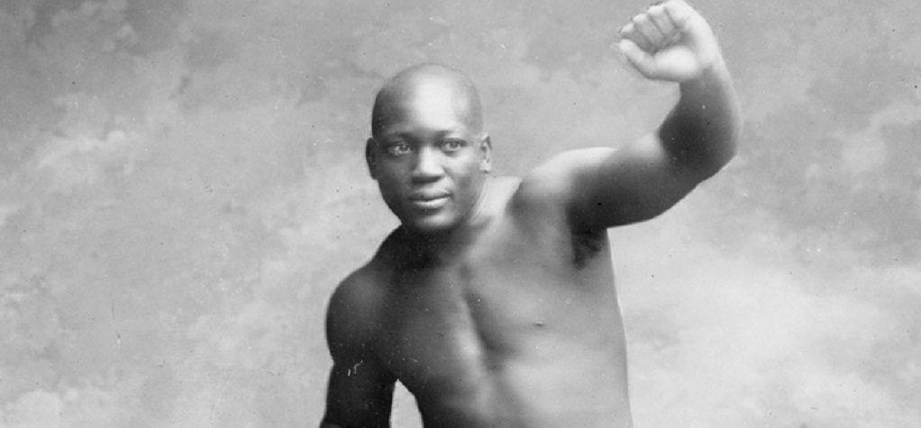 Ensimmäinen afrikkalaisamerikkalainen voitti maailman nyrkkeilyn raskaansarjan mestaruuden nyrkkeilyn legenda Jack Johnson! Hänen haasteensa ja taistelunsa!