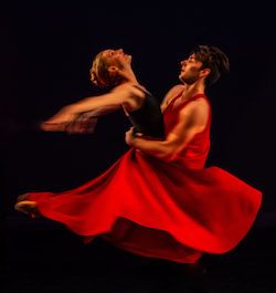 Katie Martin-Lohiya y Daniel Pigliavento en Lydia Johnson Dance