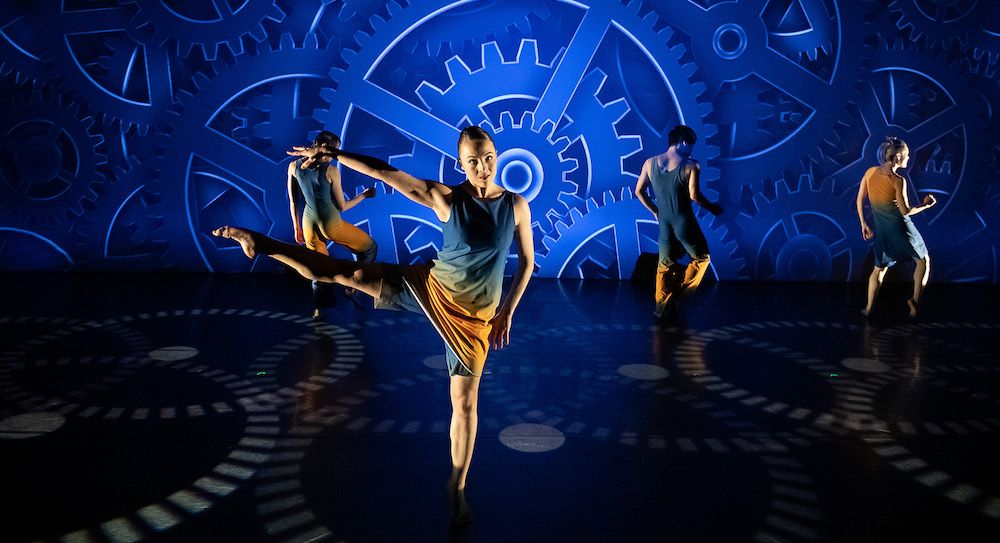 Το θέατρο χορού Amanda Selwyn γιορτάζει 20 χρόνια με το «Hindsight»