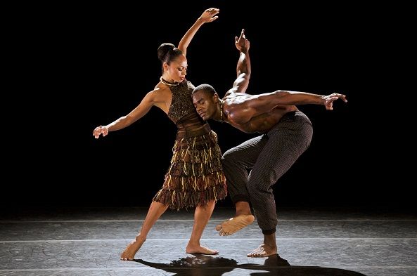 Alvin Ailey amerikansk dansteater i centrum