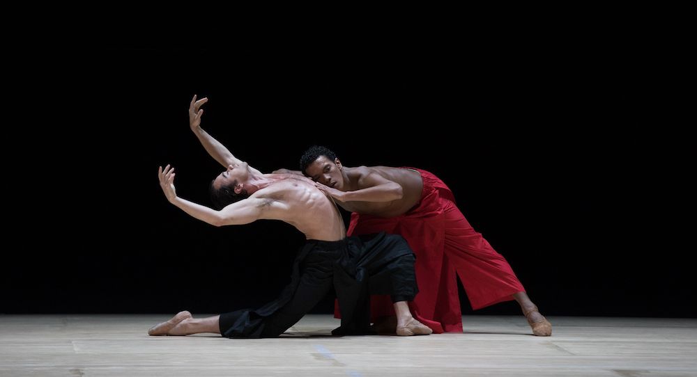 Bostonas baleta ‘Obsidian Tear’: Dejošana prom no bara