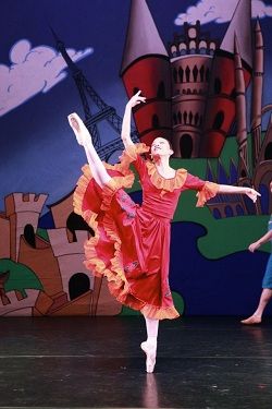 Μάι Γιεν Τσεχ του θεάτρου χορού της Σιγκαπούρης