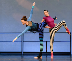 Lauren Ferguson en Emily Vetsch van Wendy Osserman Dance. Foto door Dariel Sneed, met dank aan Arts Brookfield.