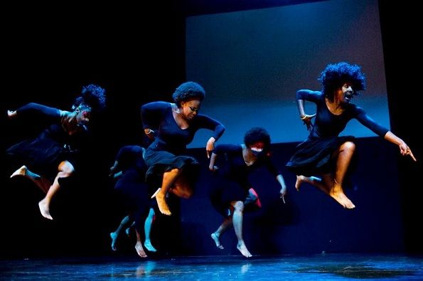 Muntu Dance Theatre: Energía colectiva